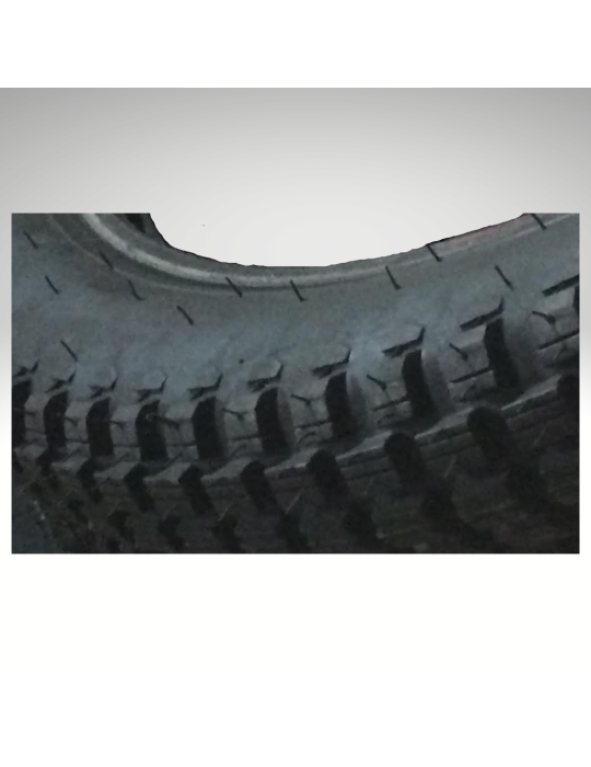 Pneumatique à crampons pour voiture hippomobile.10 tailles disponibles allant du 16"x2.5" au 36"x3.75"