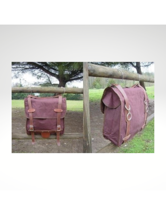 Sacoche de bat en toile, coton imperméable, sanglage cuir.